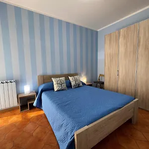  Appartamento Stefano's Guests House: 2 Bedrooms & Parking In Italia